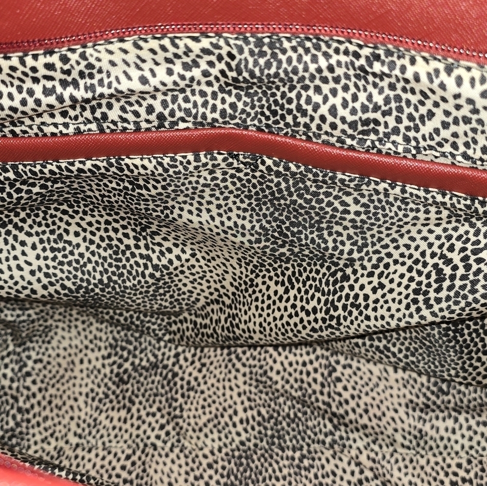 VEGAN 3 piece Red & Tan LG Bucket Purse, SM Bucket & Cosmetic Case - Picture 10 of 11